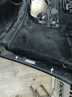 AA044567; Бампер передний; без паркт.; под омыват. (1K0807221D) для Volkswagen Jetta V (2005- 2010)/БУ; Оригинал; Р1, Мелкий дефект; 