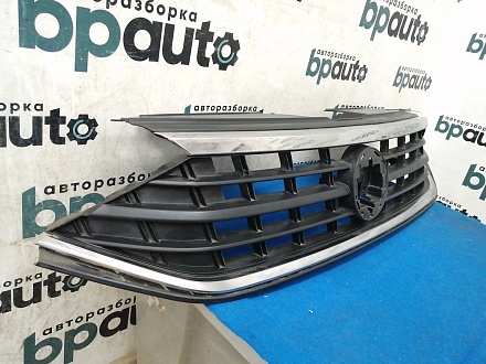 Решетка радиатора Фольксваген Polo VI Liftback 2020- 2022, б/у, фото 2