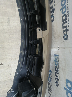 AA045992; Бампер передний; без паркт.; под омыват. (62022-EM00H) для Nissan Tiida/БУ; Оригинал; Р1, Мелкий дефект; 