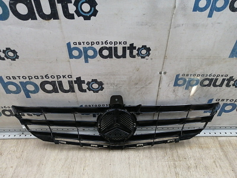 Фотография детали AA045452; Решетка радиатора (A1698801583) для Mercedes-Benz A-klasse II рест. (W169) (2008-2012)/БУ; Оригинал; Р1, Мелкий дефект; . Фото номер 6