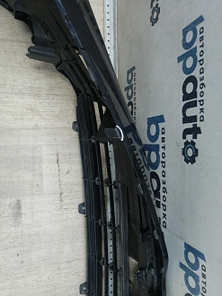 BA000243; Бампер передний; под паркт.; под омыват. (52119-06J20) для Toyota Camry 70 рест. (2021-2024)/БУ; Оригинал; Р1, Мелкий дефект; 