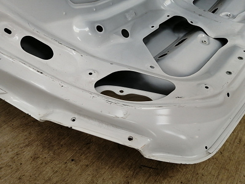 Фотография детали AA038129; Крышка багажника (64401-33400) для Toyota Camry/БУ; Оригинал; Р1, Мелкий дефект; . Фото номер 22