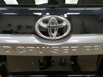 AA033663; Крышка багажника (67005-60L30) для Toyota Land Cruiser Prado/БУ; Оригинал; Р0, Хорошее; (218) Черный перламутр