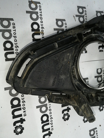 Фотография детали AA045554; Накладка ПТФ правая (52030-42050) для Toyota Rav4 40 рест. (2015 — 2019)/БУ; Оригинал; Р1, Мелкий дефект; . Фото номер 11