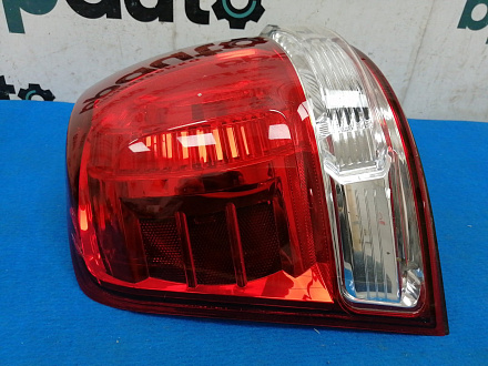 AA015201; Фонарь в крыло левый (81561-60750) для Toyota Land Cruiser 200 (2008 — 2012)/БУ; Оригинал; Р2, Удовлетворительное; 