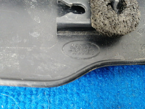Фотография детали AA024309; Накладка на крыло задняя правая (LK72-290E22-CA) для Land Rover Discovery Sport I рест. L550 (2019 - н.в.)/БУ; Оригинал; Р1, Мелкий дефект; . Фото номер 11