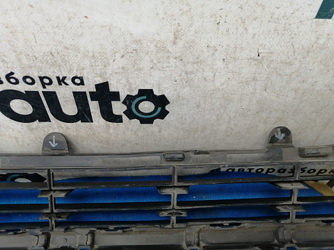 Фотография детали AA030694; Решетка переднего бампера верхняя (9681520477) для Peugeot Partner II (2008-2012)/БУ; Оригинал; Р1, Мелкий дефект; . Фото номер 9