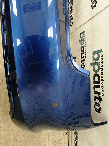 Фотография детали AA038477; Бампер задний; под паркт. (60U 807 421 B) для Skoda Rapid/БУ; Оригинал; Р1, Мелкий дефект; . Фото номер 3