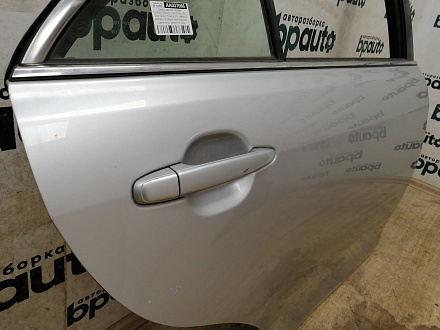AA037066; Дверь задняя правая (67003-33161) для Toyota Camry/БУ; Оригинал; Р1, Мелкий дефект; 