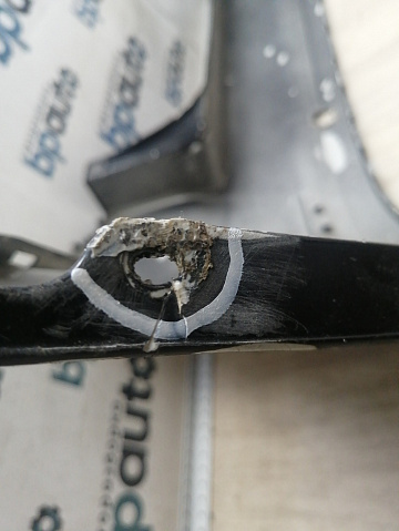 Фотография детали BA000233; Бампер задний; без паркт. (7S71-F17906-A) для Ford Mondeo Sedan IV (2006- 2010)/БУ; Оригинал; Р1, Мелкий дефект; . Фото номер 19