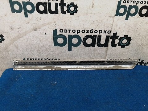 Фотография детали AA035957; Накладка на дверь задняя правая (3AA854950A) для Volkswagen Passat B7 Sedan (2011- 2014)/БУ; Оригинал; Р1, Мелкий дефект; . Фото номер 4