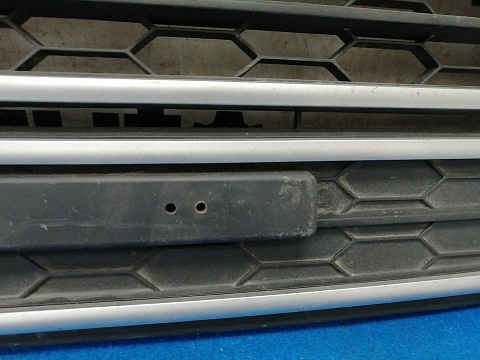 Фотография детали AA028233; Решетка переднего бампера (CN15-17B968) для Ford EcoSport I (2014-2018)/БУ; Оригинал; Р2, Удовлетворительное; . Фото номер 9