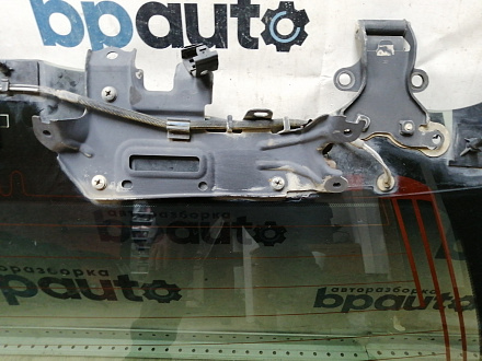 AA045272; Стекло крышки багажника (68105-60190)/БУ; Оригинал; Р1, Мелкий дефект; 