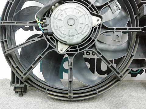 Фотография детали AA007200; Диффузор радиатора v2.5 (21481-JN20A) для Nissan/БУ; Оригинал; Р0, Хорошее; . Фото номер 10