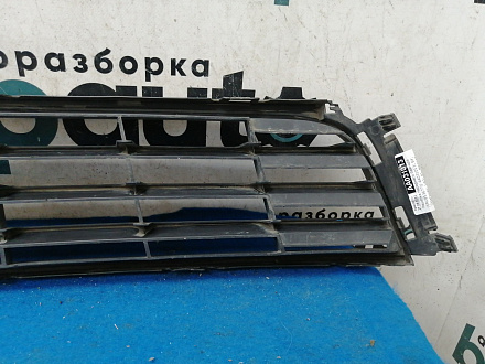 AA031013; Решетка переднего бампера (6RU853677) для Volkswagen Polo V Sedan (2010-2014)/БУ; Оригинал; Р1, Мелкий дефект; 