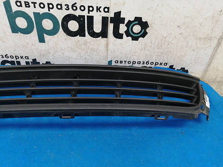 Решетка переднего бампера Фольксваген Polo V Sedan 2010-2014, б/у, фото 5