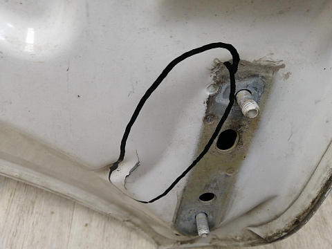 Фотография детали AA029670; Капот ( 5C6823031C) для Volkswagen Jetta/БУ; Оригинал; Р2, Удовлетворительное; . Фото номер 25