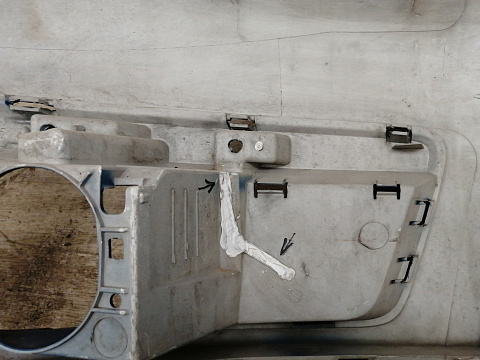 Фотография детали AA040030; Бампер передний; без паркт.; без омыват. (3M51-R17757-A) для Ford C-MAX I (2003-2007)/БУ; Оригинал; Р2, Удовлетворительное; . Фото номер 17