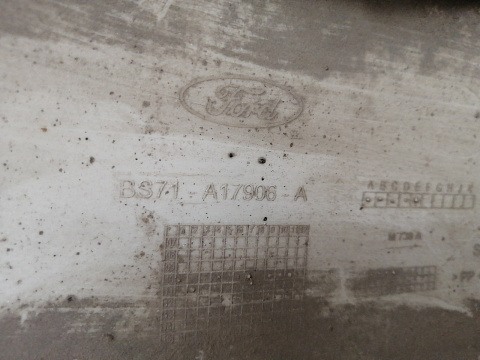 Фотография детали AA036660; Бампер задний; под паркт. (BS71-A17906-A) для Ford Mondeo Liftback IV рест. (2010- 2014)/БУ; Оригинал; Р1, Мелкий дефект; . Фото номер 23