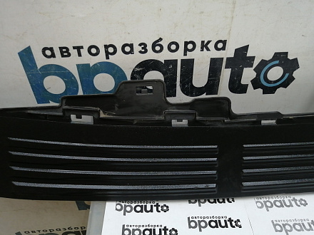 AA045211; Накладка заднего бампера, широкая (52162-60090 /50) для Toyota Land Cruiser Prado/БУ; Оригинал; Р1, Мелкий дефект;