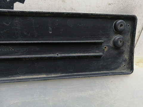 Фотография детали AA045571; Площадка под номер (GX73-17A835-BA) для Jaguar XE I (2015-2019)/БУ; Оригинал; Р0, Хорошее; . Фото номер 6