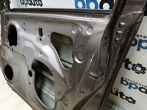 Фотография детали AA044938; Дверь передняя правая (6800165844) для Suzuki Grand Vitara/БУ; Оригинал; Р2, Удовлетворительное; . Фото номер 19