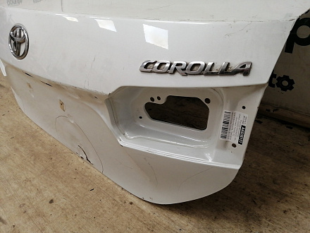 AA038131; Крышка багажника (64401-02A30) для Toyota Corolla/БУ; Оригинал; Р2, Удовлетворительное; 