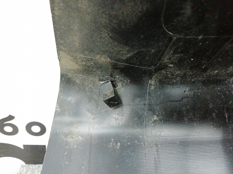 Фотография детали AA003565; Накладка задней панели внутренняя (KD45-6889X) для Mazda CX-5/БУ; Оригинал; Р1, Мелкий дефект; . Фото номер 9