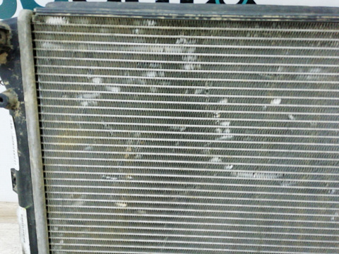 Фотография детали AA001316; Радиатор охлаждения (1K0 121 251 BK) для Audi/БУ; Оригинал; Р1, Мелкий дефект; . Фото номер 2