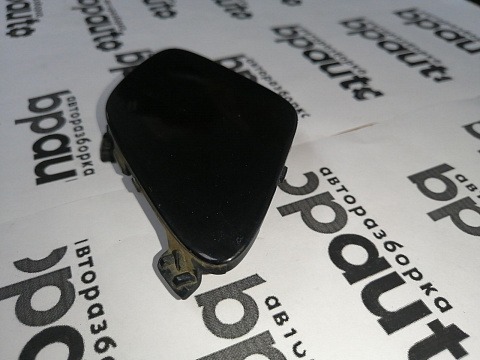 Фотография детали AA045313; Заглушка букс. крюка переднего бампера (A2128850526) для Mercedes-Benz E-klasse W212 S212/БУ; Оригинал; Р0, Хорошее; . Фото номер 3