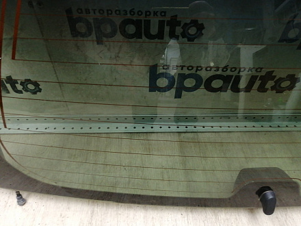 AA045272; Стекло крышки багажника (68105-60190)/БУ; Оригинал; Р1, Мелкий дефект; 