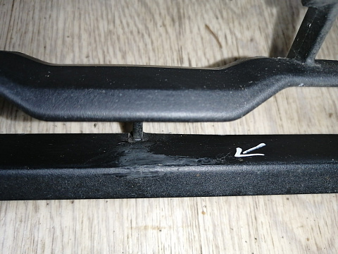 Фотография детали AA045278; Решетка переднего бампера; под паркт. (6402A373) для Mitsubishi Pajero Sport III (2015-2020)/БУ; Оригинал; Р1, Мелкий дефект; . Фото номер 10