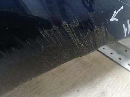 AA046011; Бампер передний; без паркт.; под омыват. (62022-BH10H) для Nissan Note I рест. (2009-2013)/БУ; Оригинал; Р1, Мелкий дефект; 