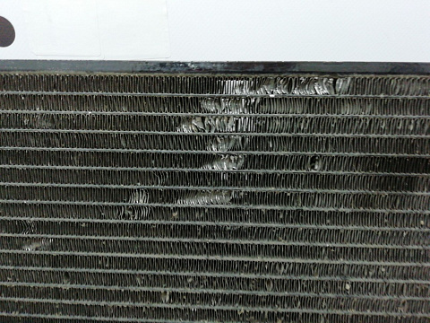 Фотография детали AA001251; Радиатор кондиционера (1K0 820 411 E) для Audi/БУ; Оригинал; Р1, Мелкий дефект; . Фото номер 5