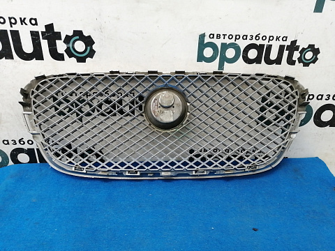 Фотография детали AA017531; Решетка радиатора (9X23-8A100-AA) для Jaguar XF I (2008-2011)/БУ; Оригинал; Р1, Мелкий дефект; . Фото номер 7