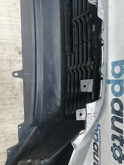 AA044532; Бампер передний; без паркт.; под омыват. (52119-0K840) для Toyota Hilux VIII (2015 - 2020)/БУ; Оригинал; Р1, Мелкий дефект; 