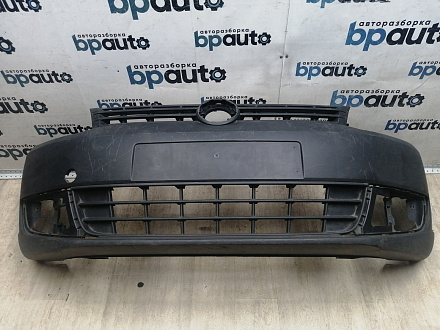 AA045718; Бампер передний; без паркт.; без омыват. (2K5807221A) для Volkswagen Caddy III рест. (2010-2015)/БУ; Оригинал; Р1, Мелкий дефект; 