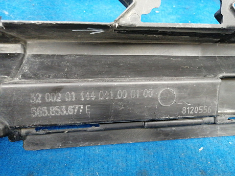 Фотография детали AA030552; Решетка переднего бампера (565853677E) для Skoda Kodiaq I (2016- н.в.)/БУ; Оригинал; Р1, Мелкий дефект; . Фото номер 13