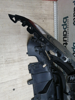 AA046068; Бампер передний; под паркт.; под омыват. (HY32-17F003-AAW) для Land Rover Discovery V L462 (2017 - 2020)/БУ; Оригинал; Р1, Мелкий дефект; 