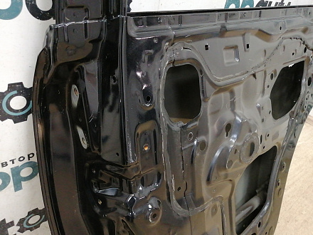 AA042001; Дверь задняя правая, с отв. под молдинг (67003-60560) для Toyota Land Cruiser 200 рест.2 (2015 - 2021)/БУ; Оригинал; Р3, Под восстановление; 