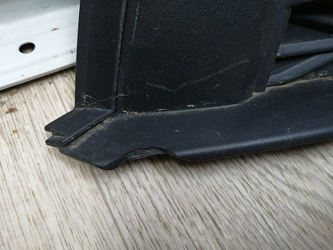 Фотография детали AA046154; Решетка переднего бампера правая; под паркт. (4K0807682) для Audi A6 C8/БУ; Оригинал; Р1, Мелкий дефект; . Фото номер 3