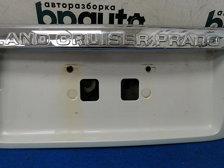 Накладка крышки багажника, без кнопок Тойота Land Cruiser Prado 150 2010 — 2013, б/у, фото 3