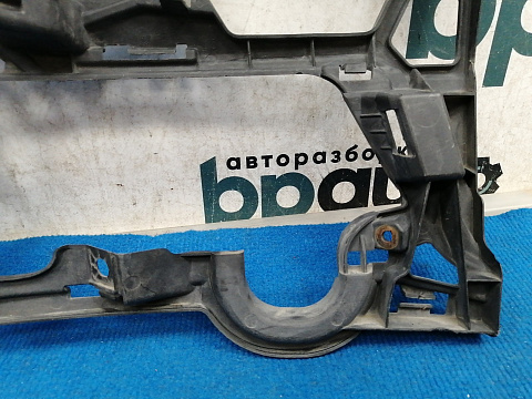 Фотография детали AA036628; Кронштейн переднего бампера левый (5G0807723D) для Volkswagen Golf/БУ; Оригинал; Р1, Мелкий дефект; . Фото номер 8