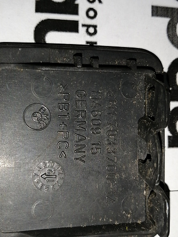 Фотография детали AA045311; Заглушка буксир.крюка переднего бампера (51117033700) для BMW 5 серия Е60 Е61/БУ; Оригинал; Р1, Мелкий дефект; . Фото номер 7