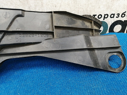 Уплотнитель переднего левого крыла, с торца двери Тойота Corolla 150 2006-2009, б/у, фото 2