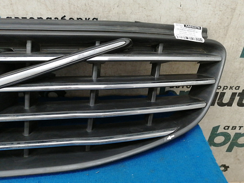Фотография детали AA032278; Решетка радиатора (31333832) для Volvo XC60 I рест. (2013-2017)/БУ; Оригинал; Р2, Удовлетворительное; . Фото номер 5