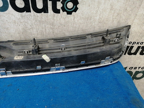 Фотография детали AA032215; Решетка радиатора (CV44-8150-ADW) для Ford Kuga II (2012-2016)/БУ; Оригинал; Р2, Удовлетворительное; . Фото номер 8