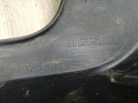 Фотография детали AA045712; Бампер передний; без паркт.; под омыват. (BR5H-50031) для Mazda 3 I (BK) рест. Sedan (2006-2009)/БУ; Оригинал; Р1, Мелкий дефект; . Фото номер 26