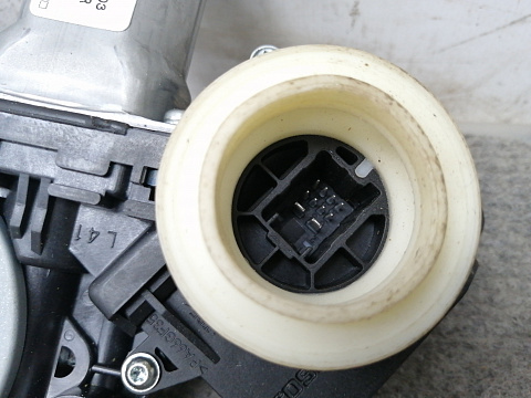 Фотография детали AA012702; Стеклоподъемник передний левый (69820-02330) для Toyota Auris/Нов; Оригинал; . Фото номер 4