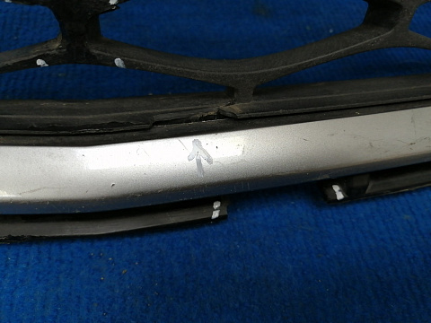 Фотография детали AA038717; Решетка переднего бампера (EH45-501T1) для Mazda CX-7 I рест. (2009-2012)/БУ; Оригинал; Р2, Удовлетворительное; . Фото номер 10